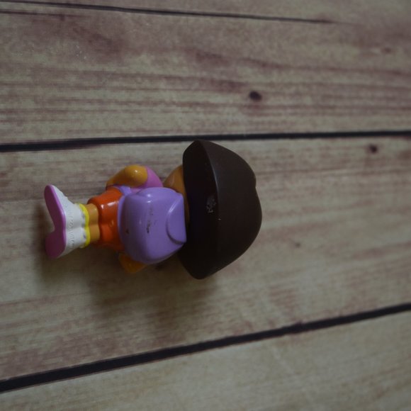 Dora The Explorer Figure & Dora's Pirate Book - Picture 2 of 4